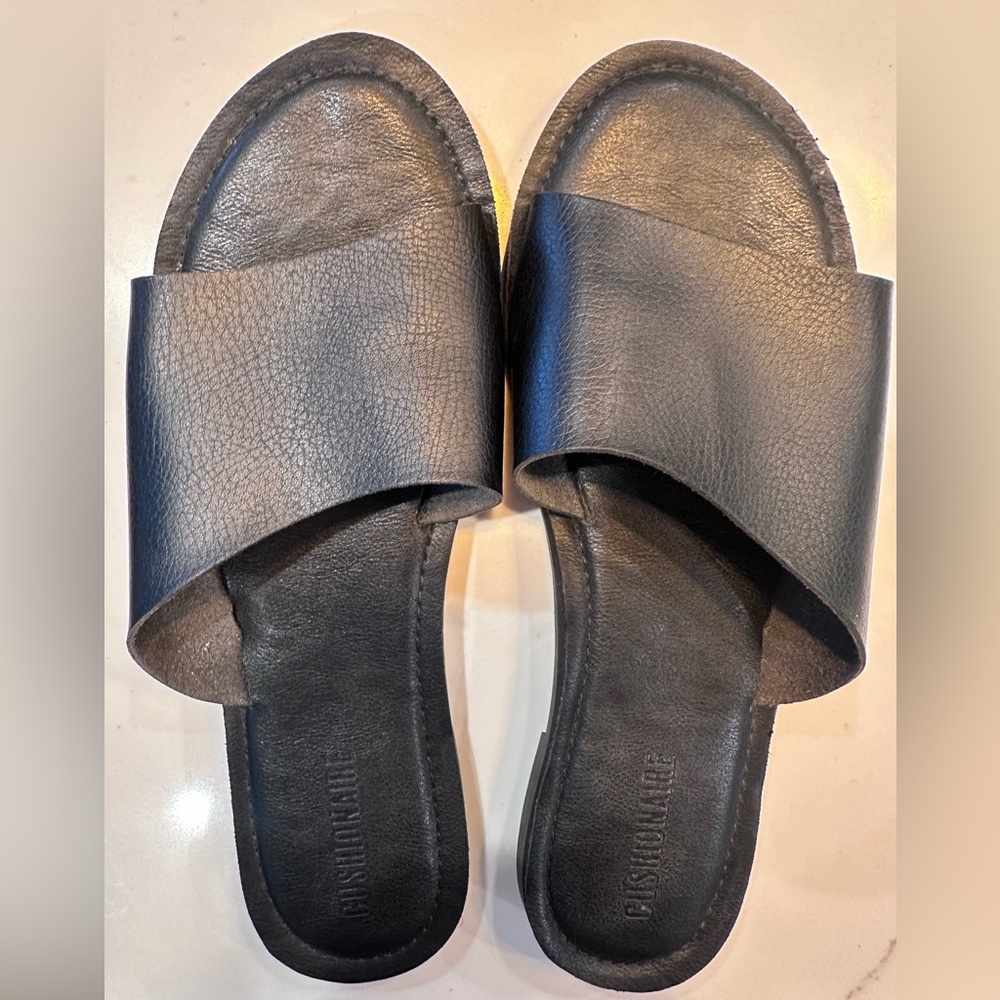 Cushionaire Carly black Slides